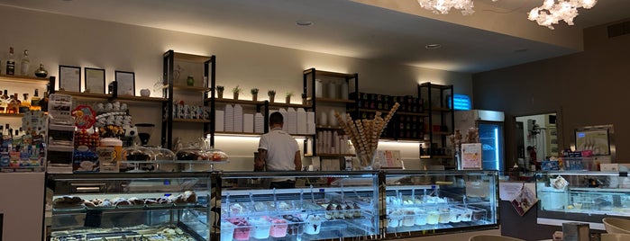 Kokonuts Gelateria is one of Luca'nın Beğendiği Mekanlar.