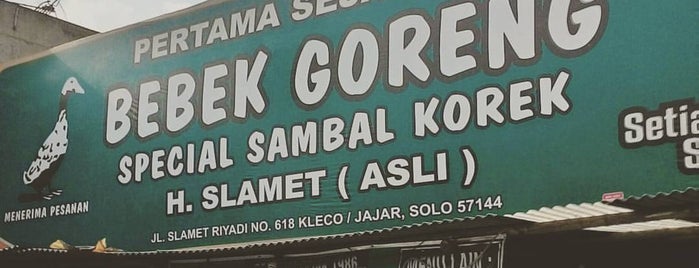 Bebek Goreng Pak Slamet is one of Yummy Indonesian Food in Surakarta.