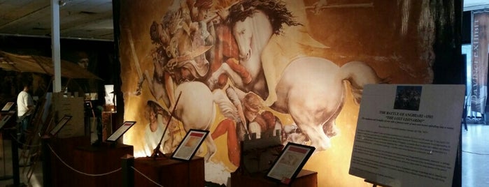 Discover DaVinci and Michelangelo Exhibition is one of Lieux qui ont plu à Tammy.
