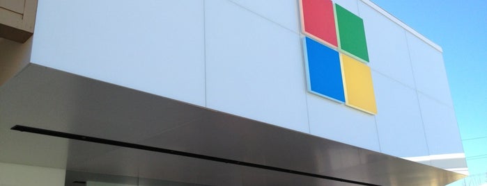 Microsoft Store is one of Orte, die Alec gefallen.