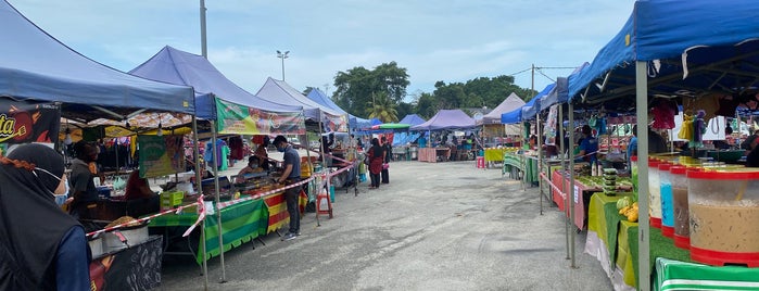 Pasar Malam Sungai Isap is one of Pasar Malam (Night Market) Kuantan, Pahang.