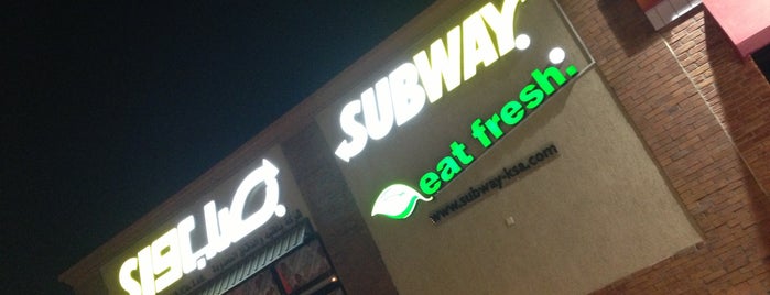 Subway is one of Tさんのお気に入りスポット.