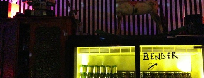 Bender Bar is one of Orte, die Maria gefallen.