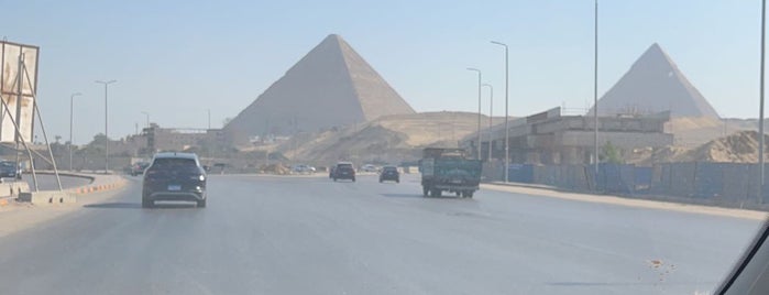 Pyramid View is one of Tempat yang Disukai Phat.