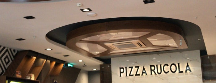 Pizza Rucola is one of İzmir Yemek.