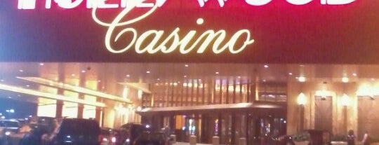 Hollywood Casino Columbus is one of Heatherさんのお気に入りスポット.