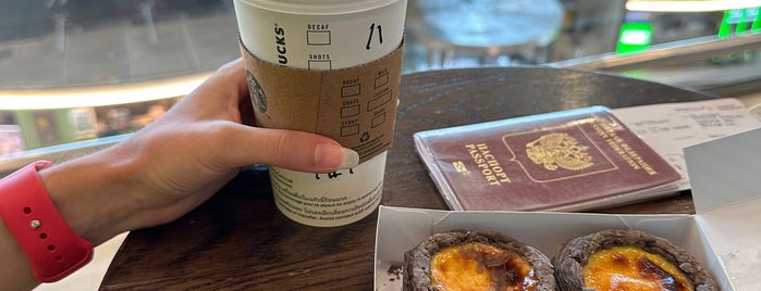 Starbucks is one of Vaήs 😉さんのお気に入りスポット.