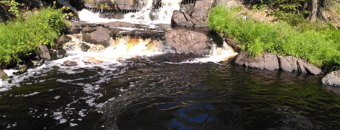 Ruskeala Waterfalls is one of Tempat yang Disukai Юрий.