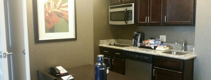Homewood Suites by Hilton is one of Posti che sono piaciuti a Mary.