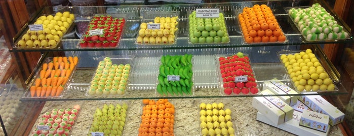 Şekerci Cafer Erol is one of Istanbul bakery, baklava & desserts.