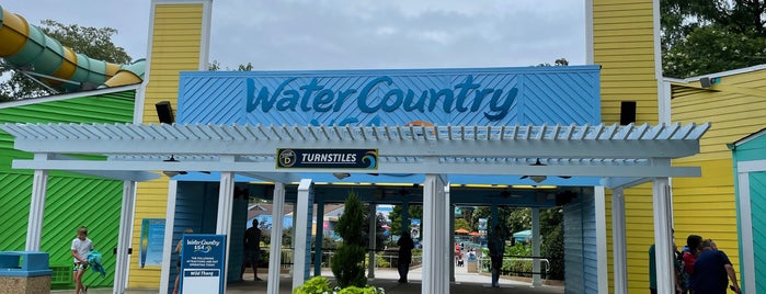 Water Country USA is one of Kaylaさんのお気に入りスポット.