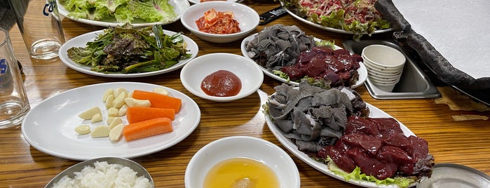 백제정육점 is one of Seoul Yummy List.