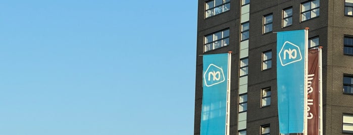 Albert Heijn XL is one of Nayefさんのお気に入りスポット.