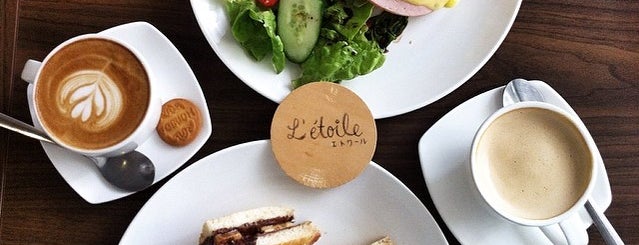 L'etoile Cafe is one of Cool Cafes in Singapore.