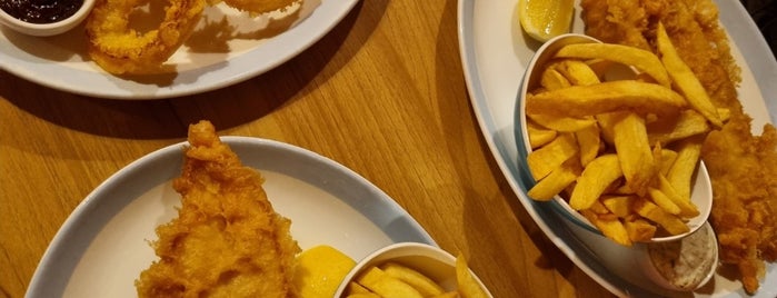 The Golden Union Fish Bar is one of To try in London.