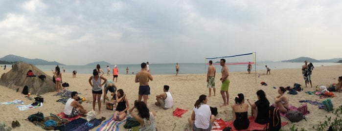 Lower Cheung Sha Beach is one of Posti che sono piaciuti a Hyun Ku.