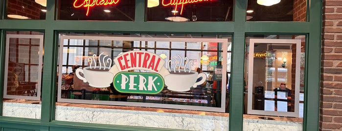Central Perk Cafe is one of Eduardo'nun Kaydettiği Mekanlar.