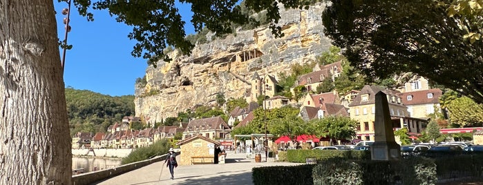 La Roque-Gageac is one of EU - Strolling France.