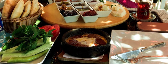 Beyaz Köşk is one of restaurantlar.