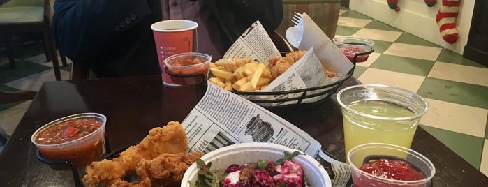 Fish&Chips is one of Locais curtidos por Oksana.