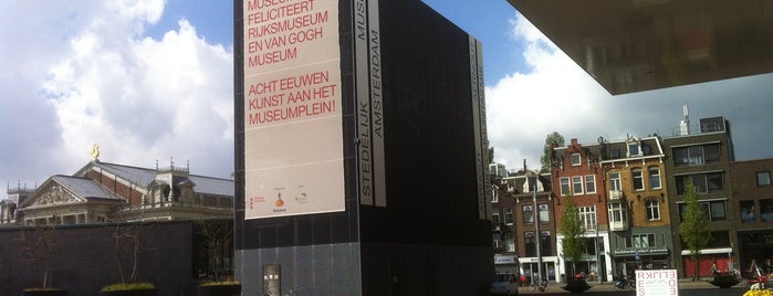 Stedelijk Museum is one of gezdiğim yerler.