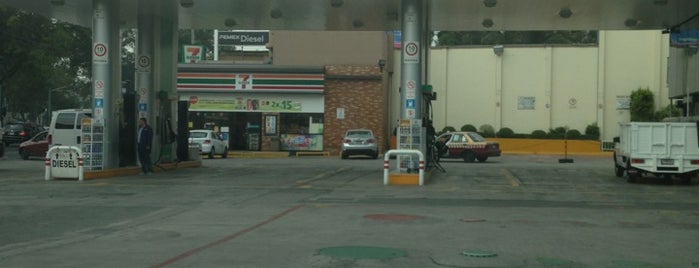 Gasolinera Tlalpan is one of Luz Maria : понравившиеся места.
