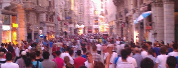İstiklal Avenue is one of Long weekend in Istanbul.