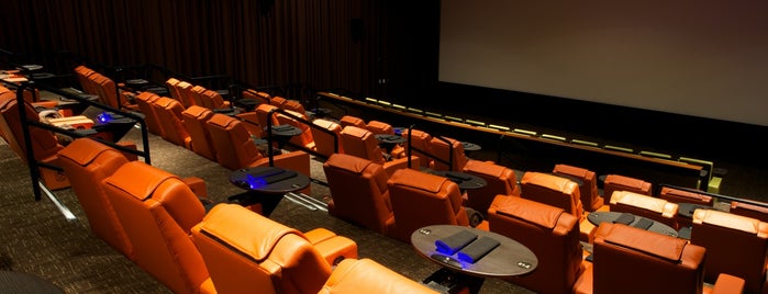 iPic Theatres is one of Nickさんのお気に入りスポット.