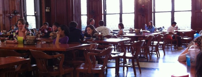 John Jay Dining Hall is one of Locais curtidos por Andrew.