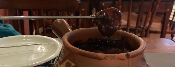 Fondue Mezzanino is one of Campos do Jordao.