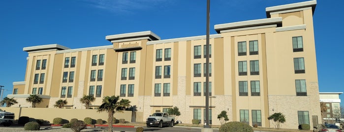 La Quinta Inn & Suites Carlsbad is one of Arizona.