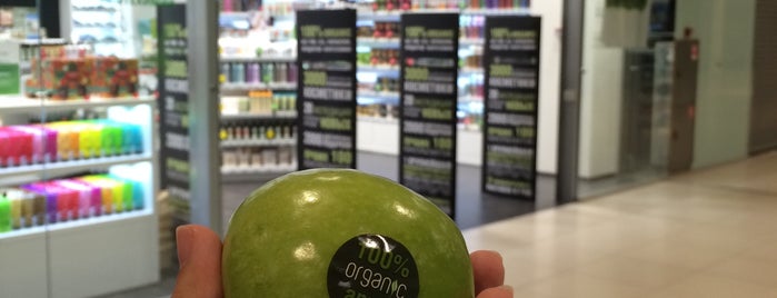 Organic Shop is one of Kristina'nın Beğendiği Mekanlar.