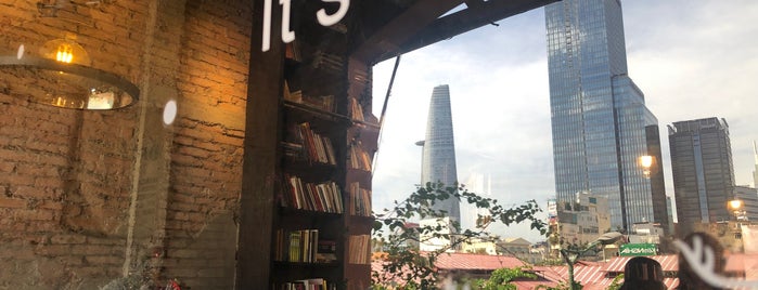 The Hidden Elephant Books And Coffee is one of Saigon Cafe.