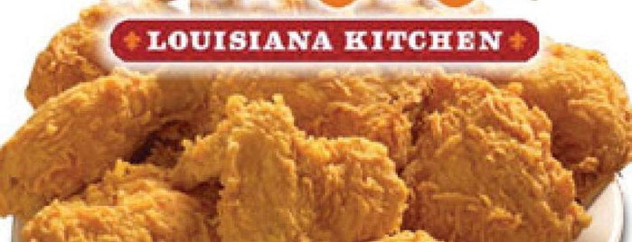 Popeyes Louisiana Kitchen is one of Locais curtidos por Charley.