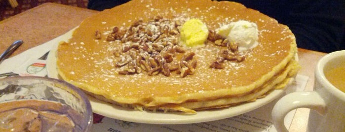 Astronomical Pancake & Waffle House is one of Williamsburg.