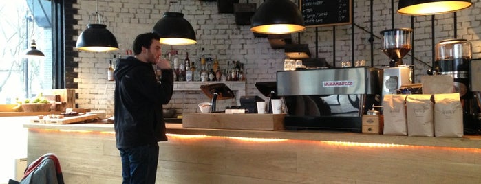 Shoreditch Grind is one of London Coffee spots.