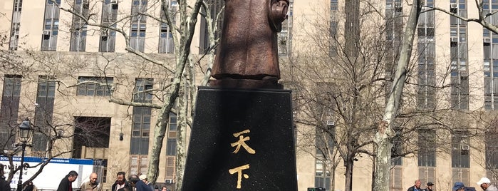 Sun Yat Sen Statue is one of Albert'in Beğendiği Mekanlar.