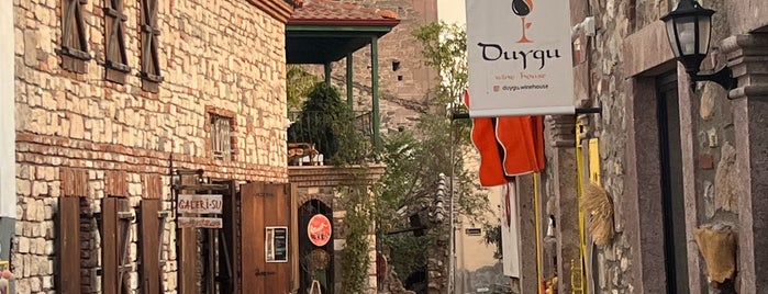 Ayvalık Küçükköy is one of Posti che sono piaciuti a Pınar.