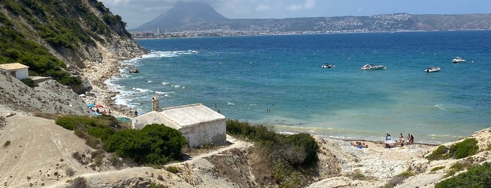 Cala La Sardinera is one of Álvaro 님이 좋아한 장소.