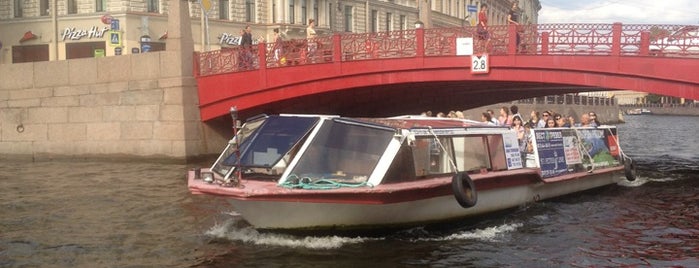 Red Bridge is one of Мосты Петербурга.