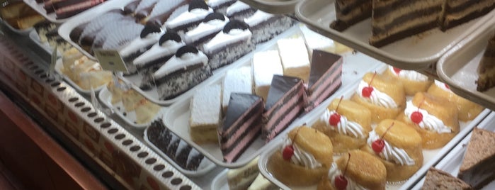 Tria Bakery & Cafe is one of Bakery/Deserts.