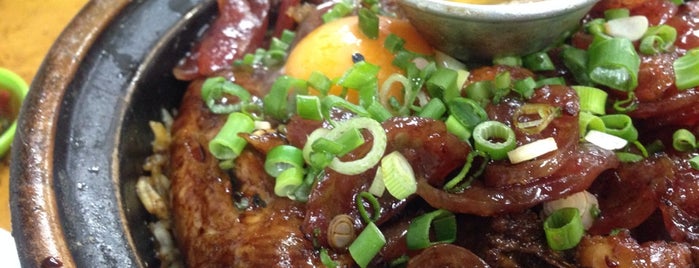 Heun Kee Claypot Chicken Rice 禤記瓦煲雞飯 is one of Lieux qui ont plu à Chin.