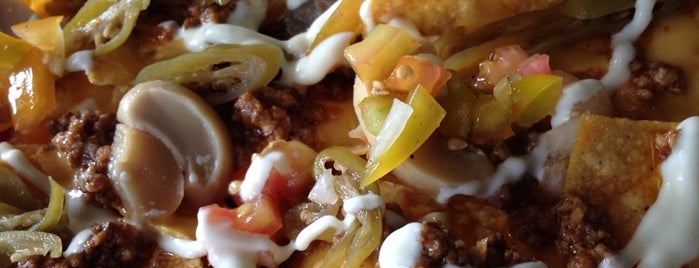 Gerbu's Burger N' Tacos is one of Locais curtidos por Chanine Mae.