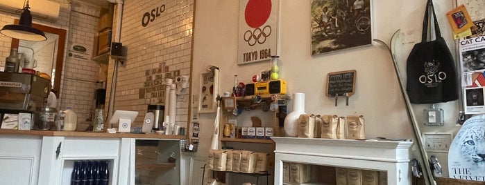 Oslo Coffee Roasters is one of สถานที่ที่ Kat ถูกใจ.
