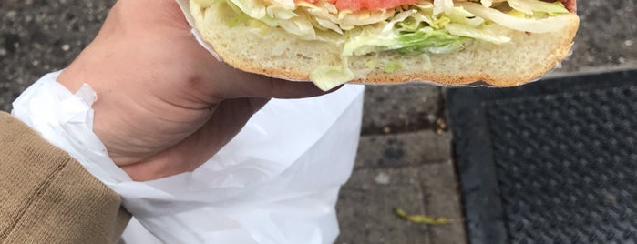 Farmer in the Deli is one of Posti salvati di Audrey.