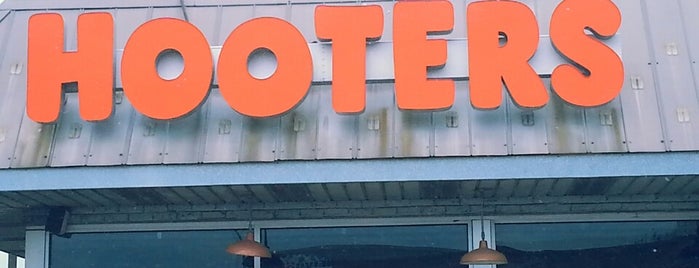Hooters is one of Lieux qui ont plu à Miguel.