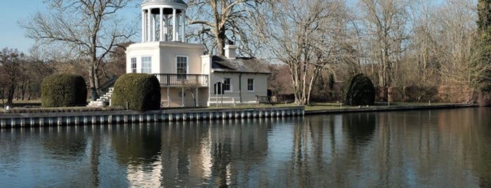 Temple Island is one of Thames/Kennet and Avon Locks.
