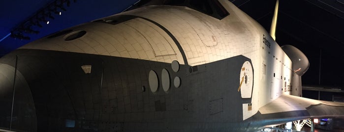 Space Shuttle Pavilion at the Intrepid Museum is one of Orte, die Justin gefallen.