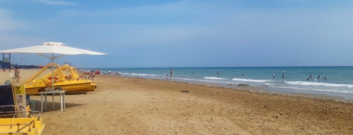 Spiaggia Cocobongo is one of Пляжи италии.