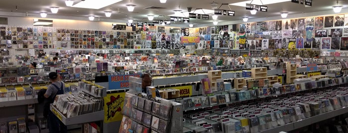 Amoeba San Francisco is one of สถานที่ที่ Sal ถูกใจ.